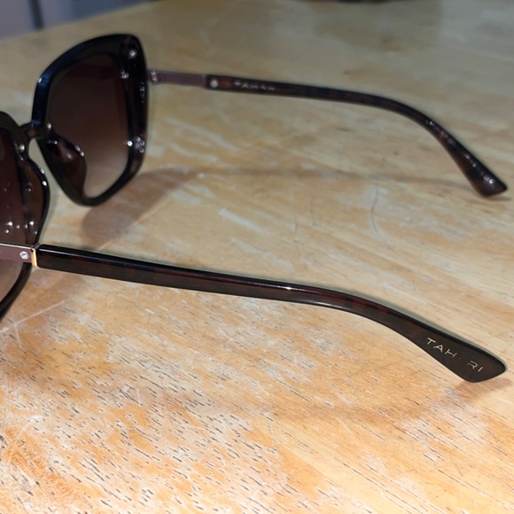 Tahari Women’s Sunglasses Leopard Brown - Picture 5 of 9